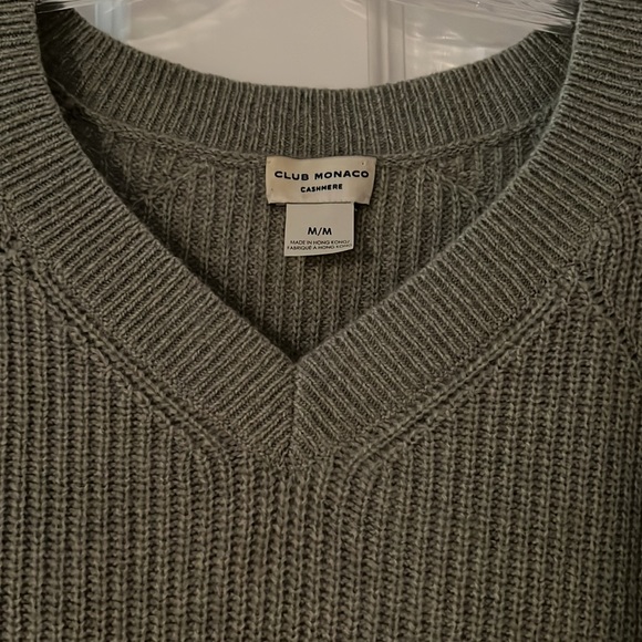 Club Monaco V neck cashmere - Picture 3 of 3